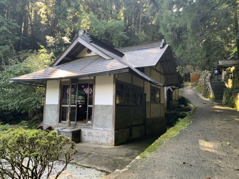 成仏とは? 仏教における悟りとその深層的な意義について、専門家の住職が解説 | 妙瀧寺