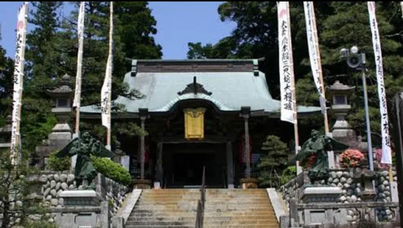 可睡斎の山門（静岡県袋井市・火伏せ・天狗・心の鎮火）