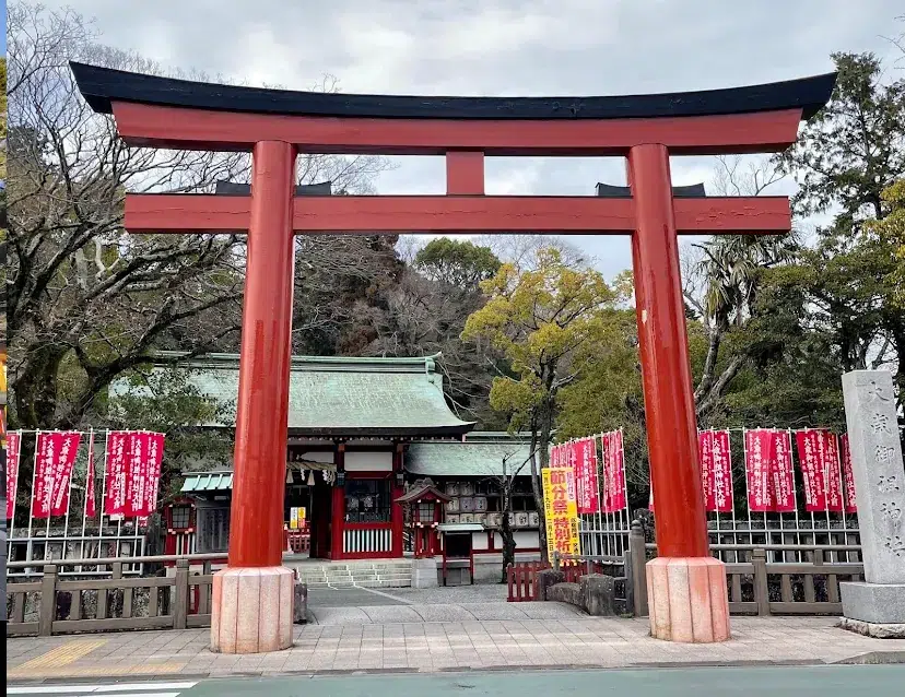 静岡浅間神社の楼門（静岡市葵区・総漆塗り・市内守護）