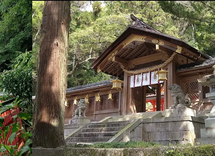 枚岡神社の参道(東大阪市・元春日・お笑い神事・浄化)