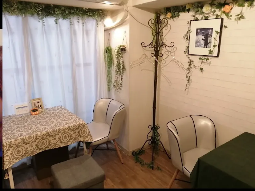 占いカフェ B-CAFE（東京渋谷・霊感タロット・手相・女子会占い）